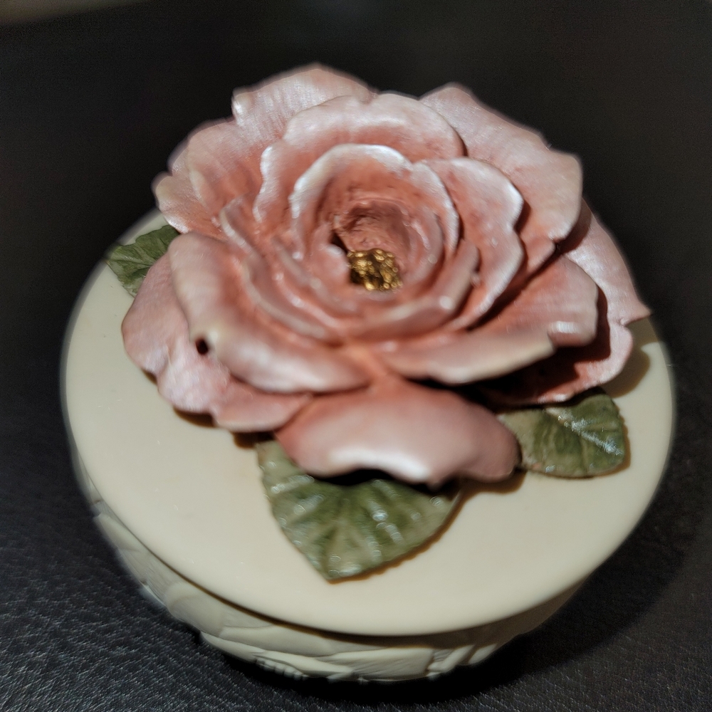 Vintage rose trinket box.